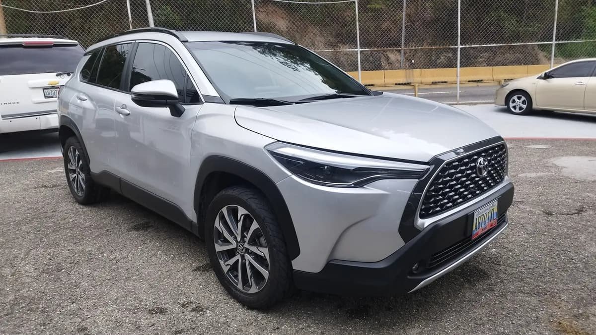 Toyota Corolla Cross Automático 2023 Plata