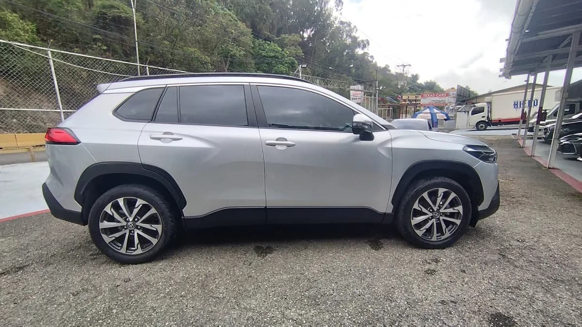 Toyota Corolla Cross Automático 2023 Plata