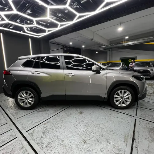 Toyota Corolla Cross ELITE 2025 Gris Caracas