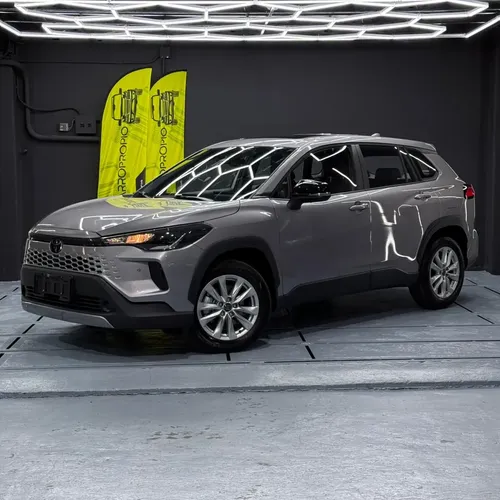 Toyota Corolla Cross 2026 Gris Caracas