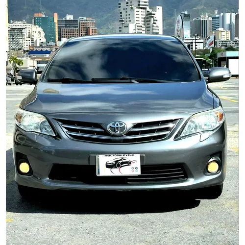 Toyota Corolla GLI 2013 Gris Caracas