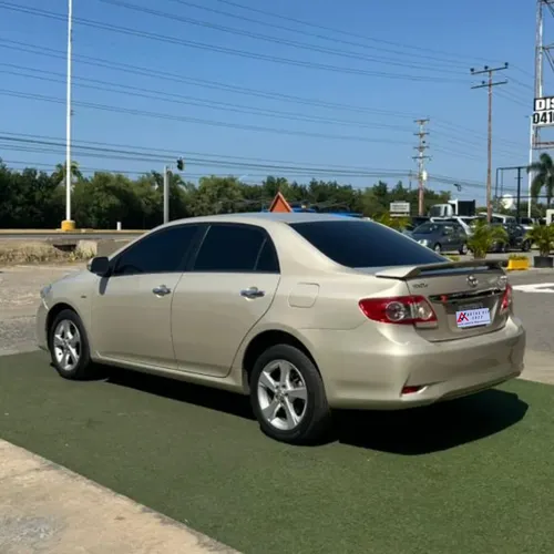 Toyota Corolla GLI 2013 Dorado Lechería