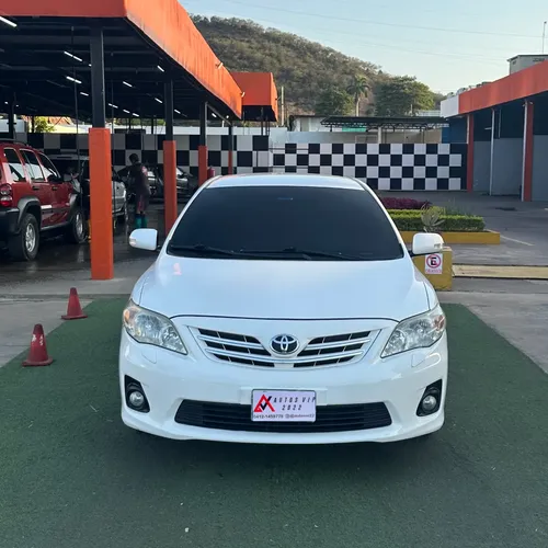 Toyota Corolla GLI 2013 Blanco Lechería