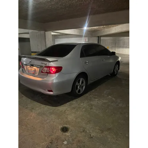 Toyota Corolla GLI 2012 Plateado Caracas