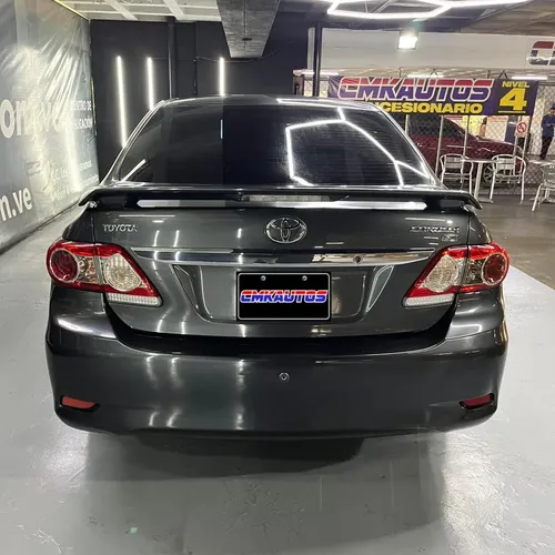 Toyota Corolla GLI 2013 Gris Caracas