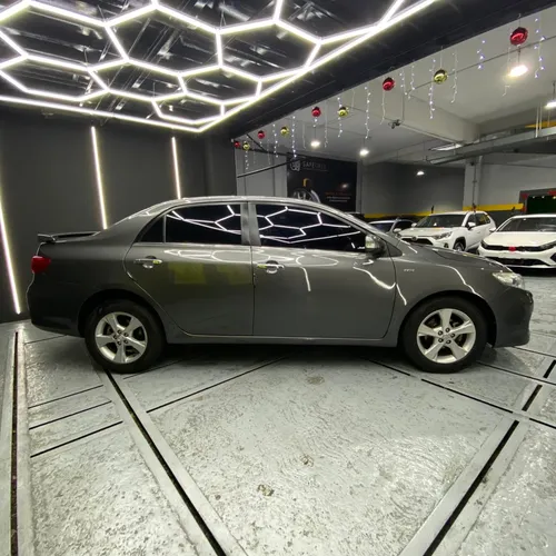 Toyota Corolla GLI 2013 Gris Caracas