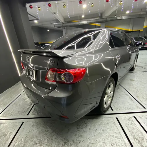 Toyota Corolla GLI 2013 Gris Caracas