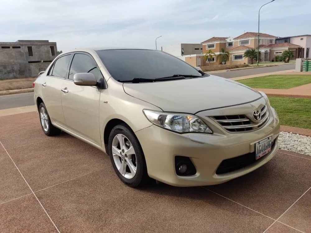 Toyota Corolla Gli 2013 Dorado