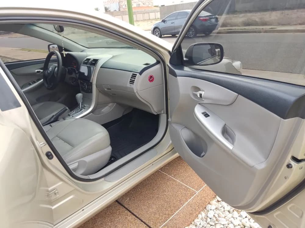 Toyota Corolla Gli 2013 Dorado