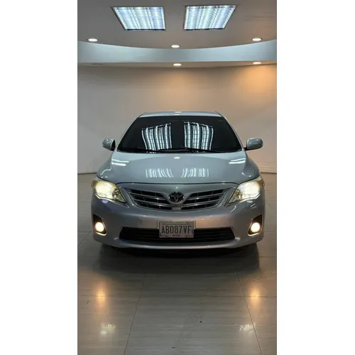Toyota Corolla GLI 2013 Plateado Caracas