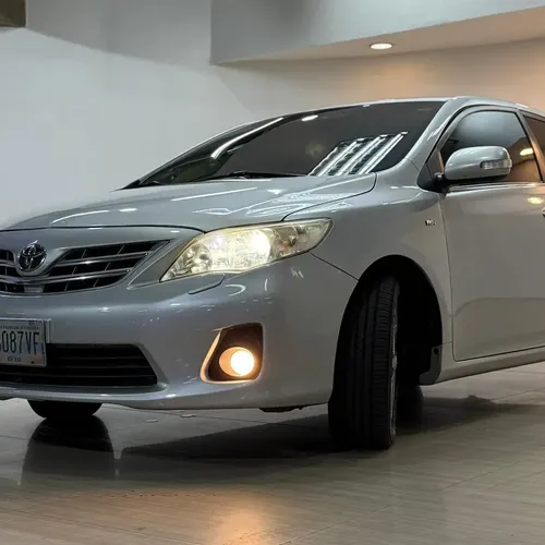 Toyota Corolla GLI 2013 Plateado Caracas