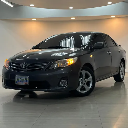 Toyota Corolla GLI 2013 Gris Caracas