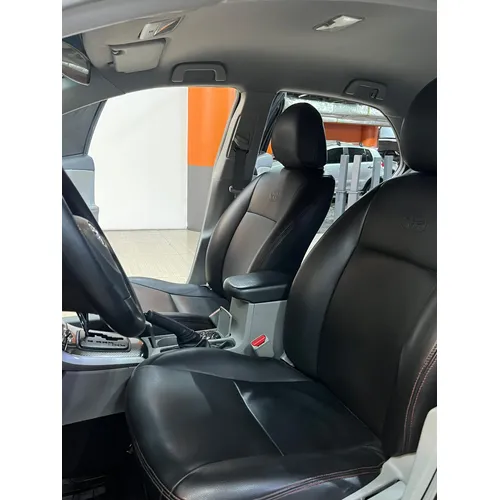 Toyota Corolla GLI 2013 Gris Caracas