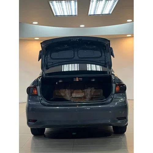 Toyota Corolla GLI 2013 Gris Caracas