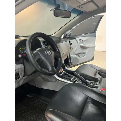 Toyota Corolla GLI 2013 Gris Caracas