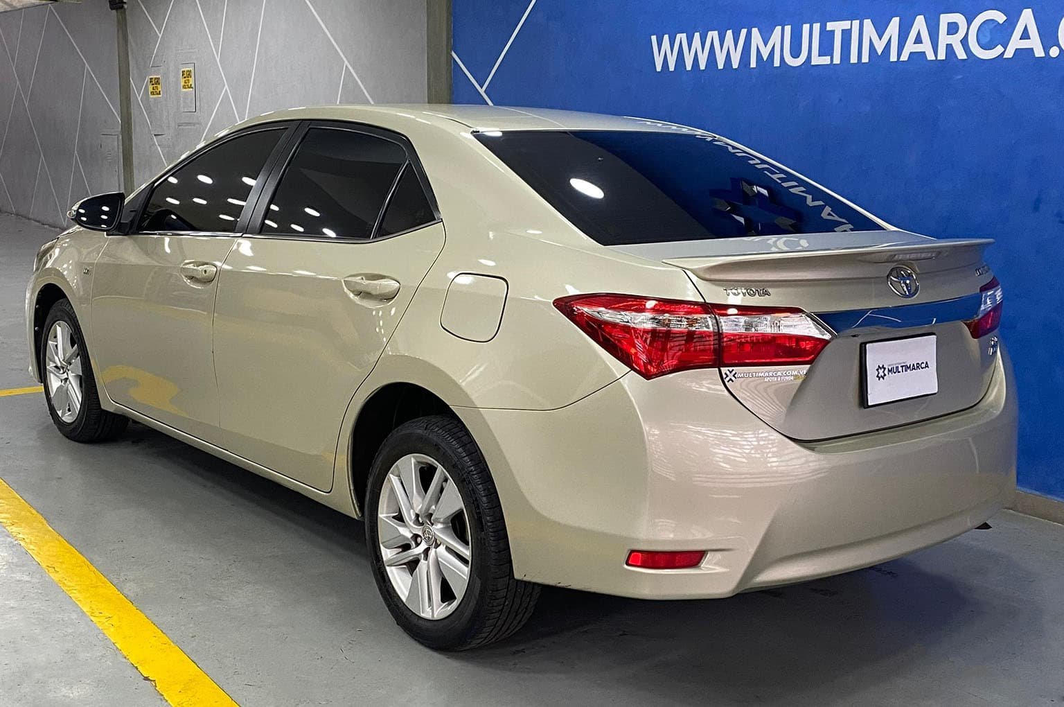 Toyota Corolla Gli 2015 Dorado
