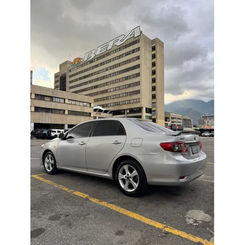 Toyota Corolla GLI 2011 Gris Caracas