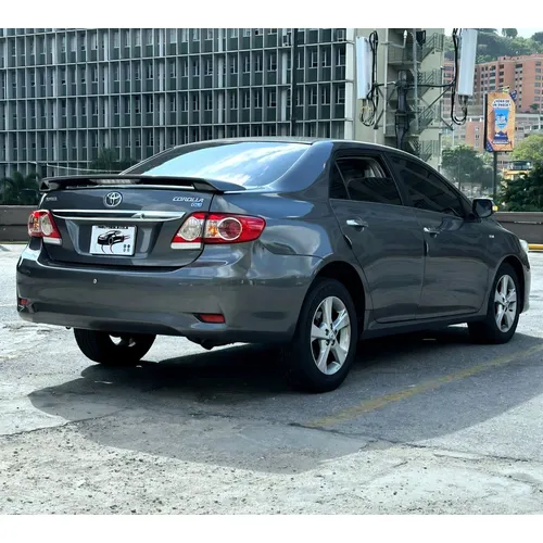 Toyota Corolla GLI 2013 Gris Caracas