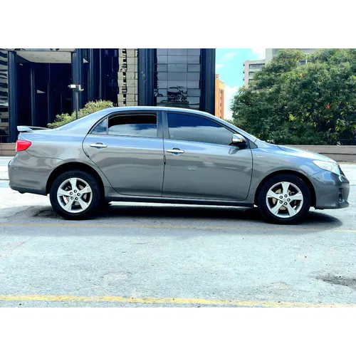 Toyota Corolla GLI 2013 Gris Caracas