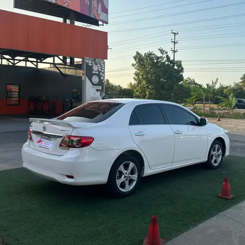 Toyota Corolla GLI 2013 Blanco Lechería
