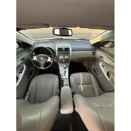Toyota Corolla GLI 2013 Blanco Lechería