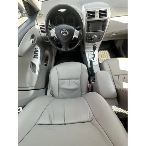 Toyota Corolla GLI 2013 Blanco Lechería