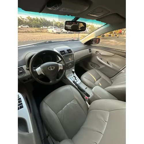 Toyota Corolla GLI 2013 Blanco Lechería