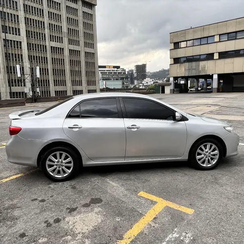 Toyota Corolla GLI 2010 Plateado Caracas