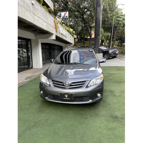 Toyota Corolla GLI 2013 Gris Caracas
