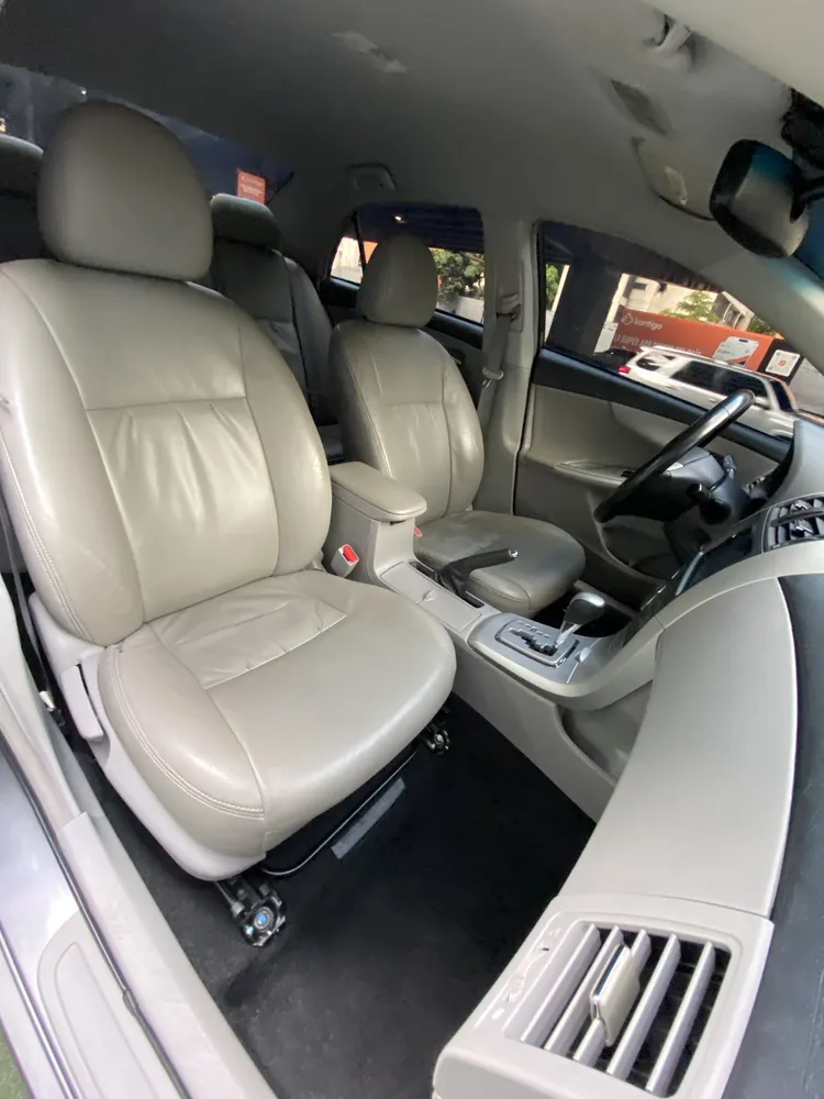 Toyota Corolla GLI 2013 Gris Caracas