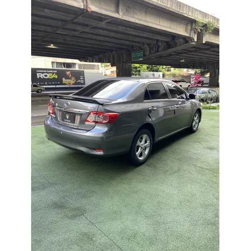 Toyota Corolla GLI 2013 Gris Caracas