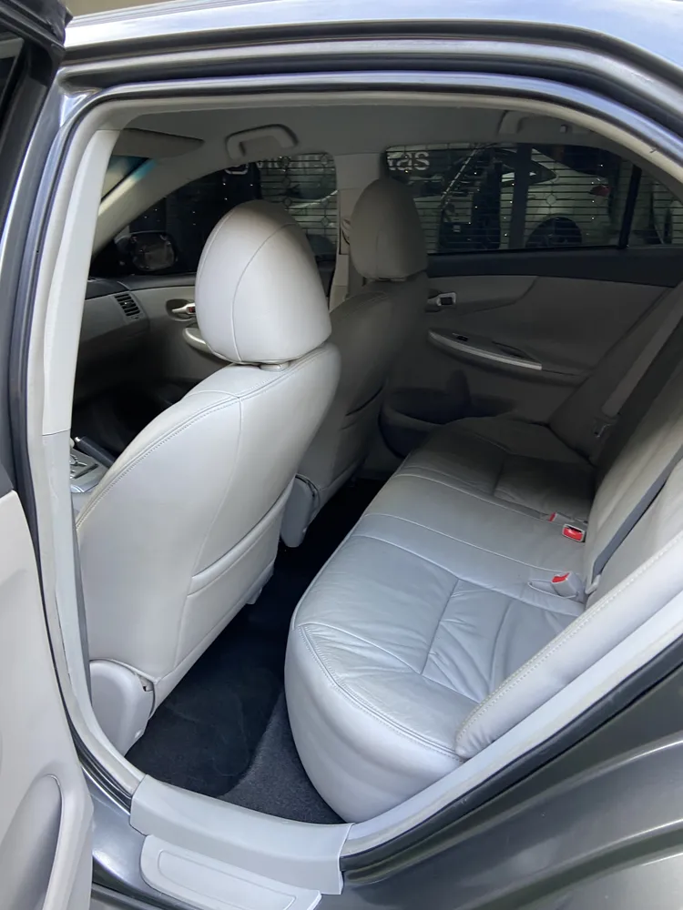 Toyota Corolla GLI 2013 Gris Caracas