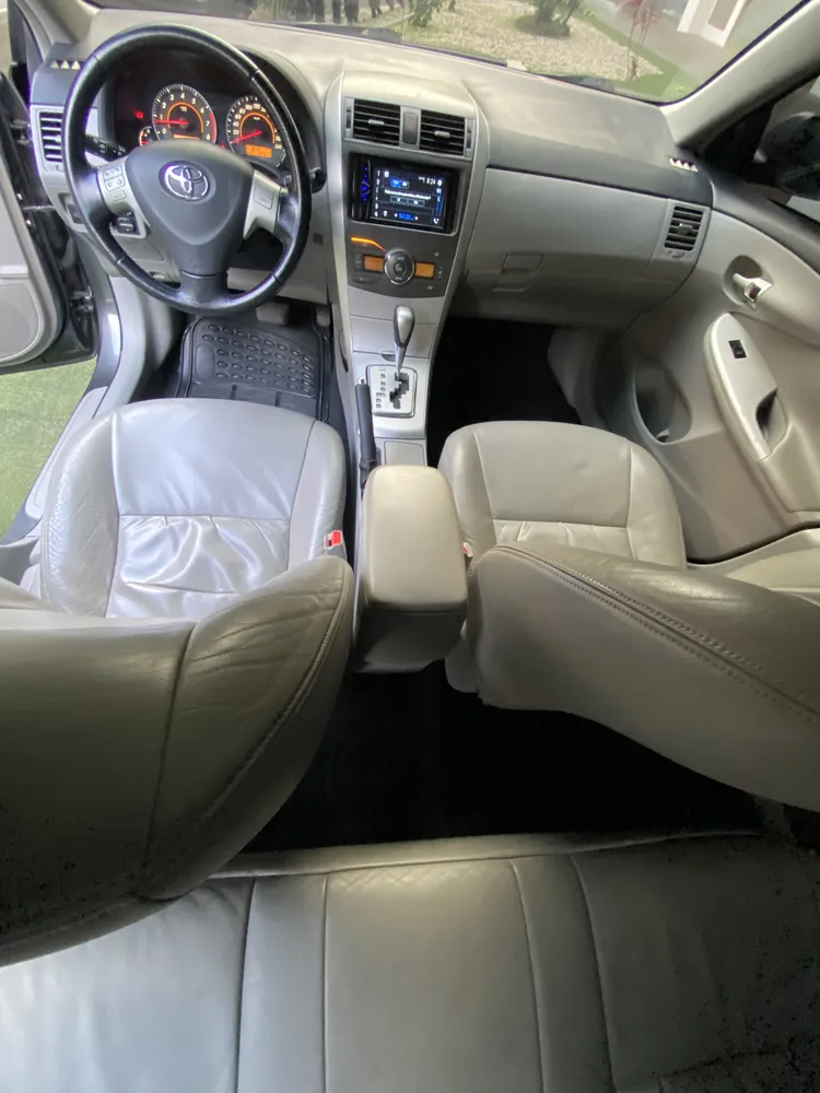 Toyota Corolla GLI 2013 Gris Caracas