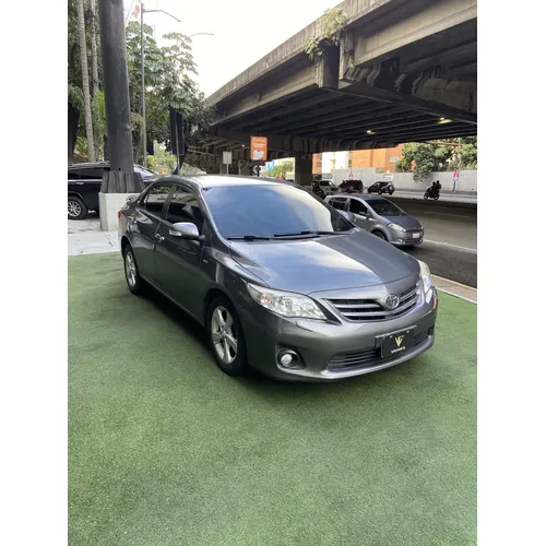 Toyota Corolla GLI 2013 Gris Caracas