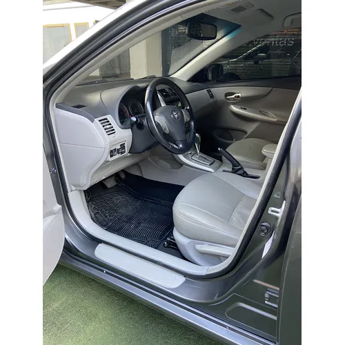 Toyota Corolla GLI 2013 Gris Caracas