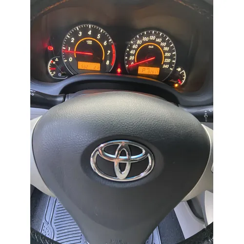 Toyota Corolla GLI 2013 Gris Caracas