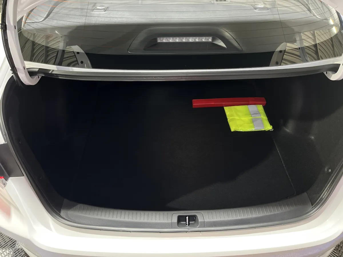 Toyota Corolla HEV 2025 Blanco Caracas