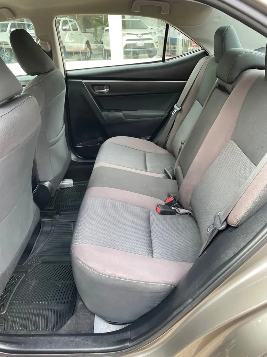 Toyota Corolla LE 2018 Gris