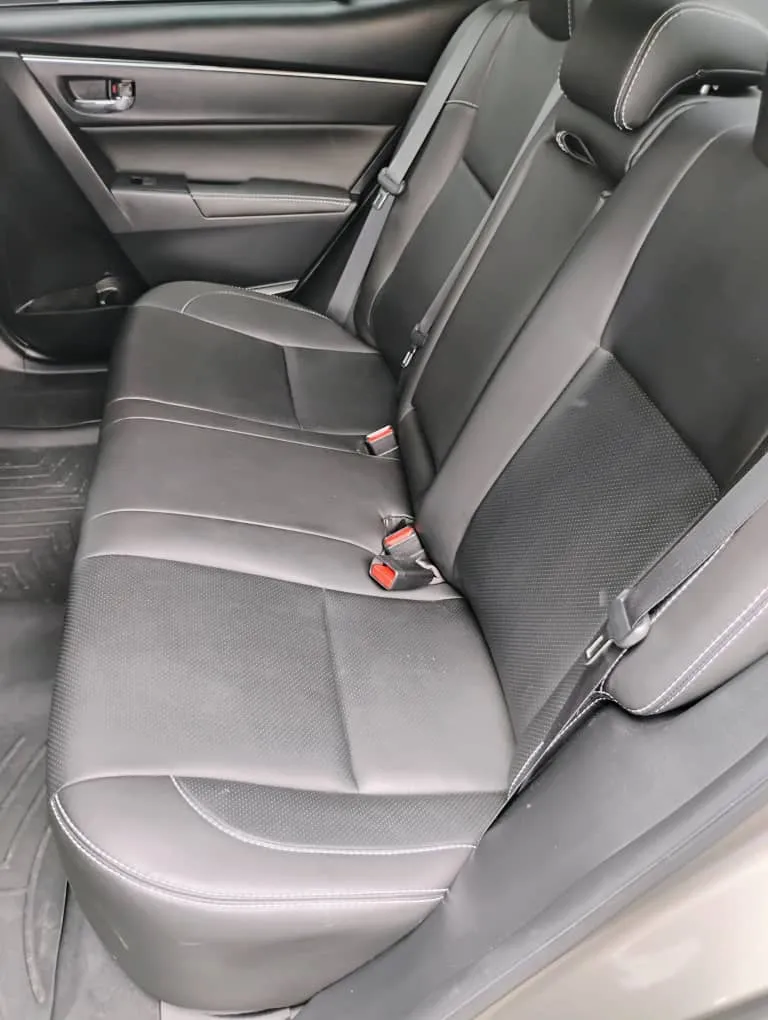 Toyota Corolla LE AÑO 2019 gris10