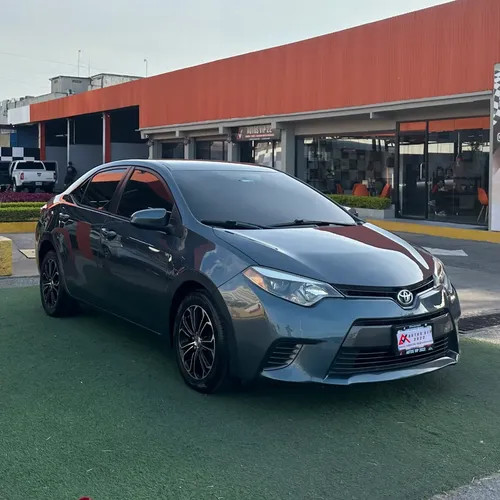 Toyota Corolla LE 2015 Azul Lechería