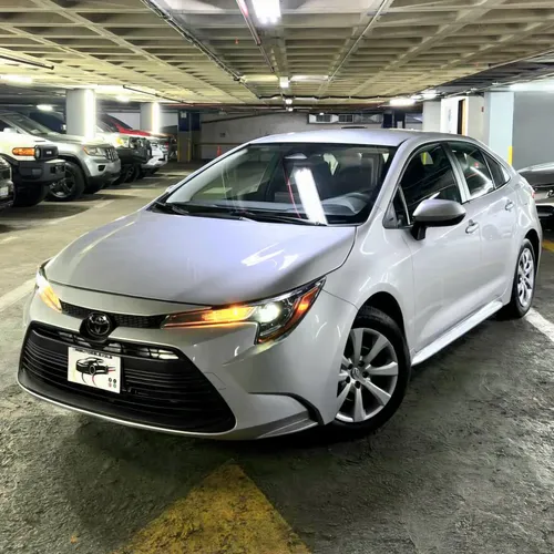 Toyota Corolla LE 2024 Plateado Caracas