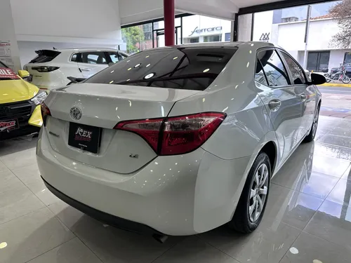 Toyota Corolla LE 2018 Blanco Caracas