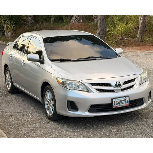 Toyota Corolla LE 2012 Plateado Caracas