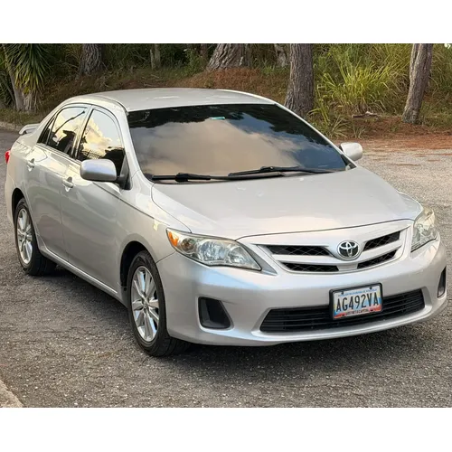 Toyota Corolla LE 2012 Plateado Caracas