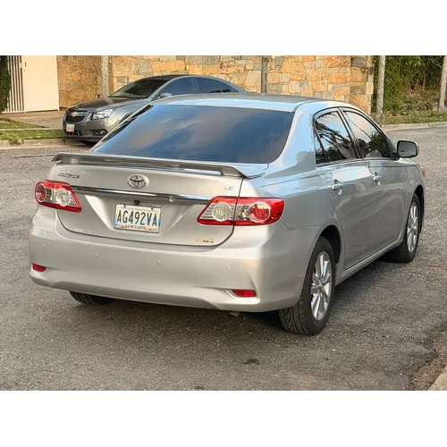 Toyota Corolla LE 2012 Plateado Caracas