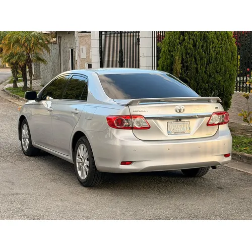 Toyota Corolla LE 2012 Plateado Caracas