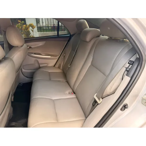 Toyota Corolla LE 2012 Plateado Caracas