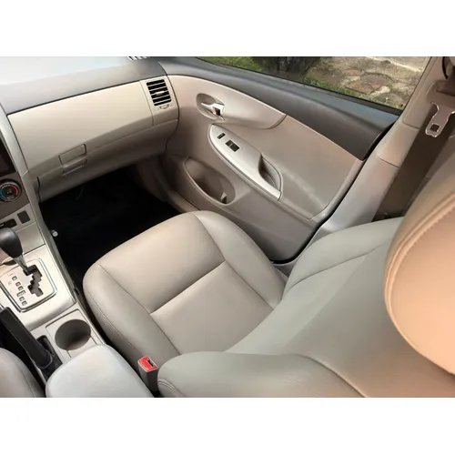 Toyota Corolla LE 2012 Plateado Caracas