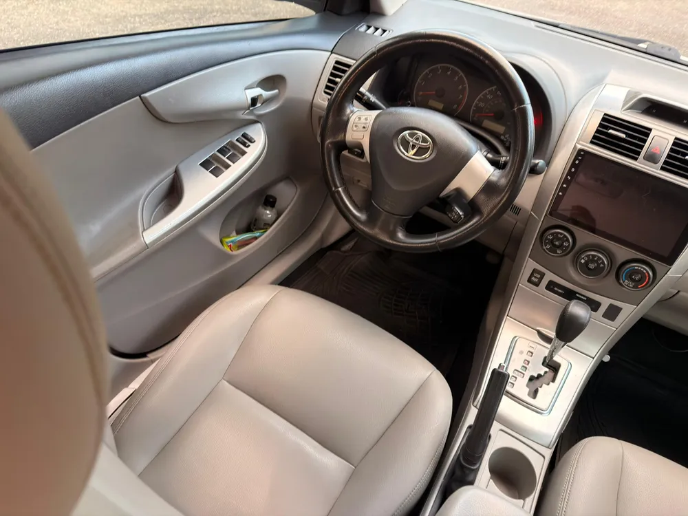 Toyota Corolla LE 2012 Plateado Caracas