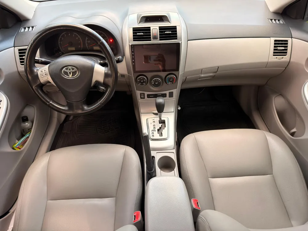 Toyota Corolla LE 2012 Plateado Caracas